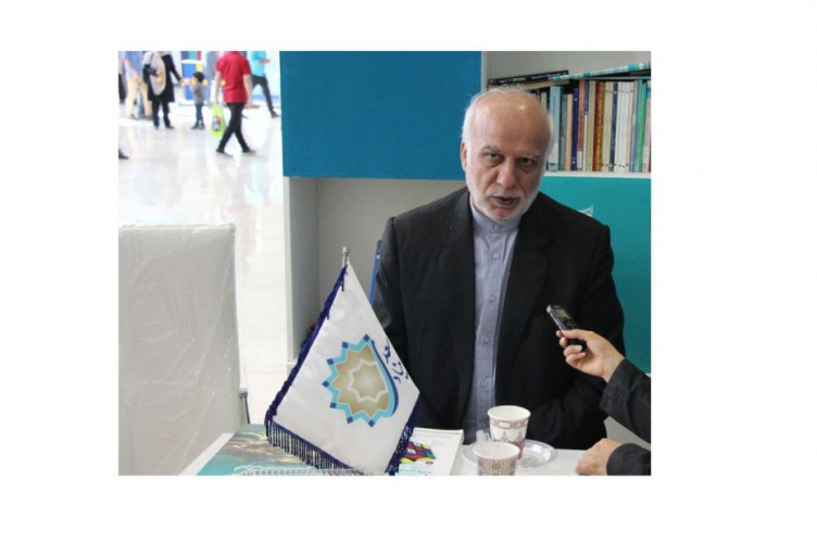 زبان فارسی به حفظ و گسترش نیاز دارد